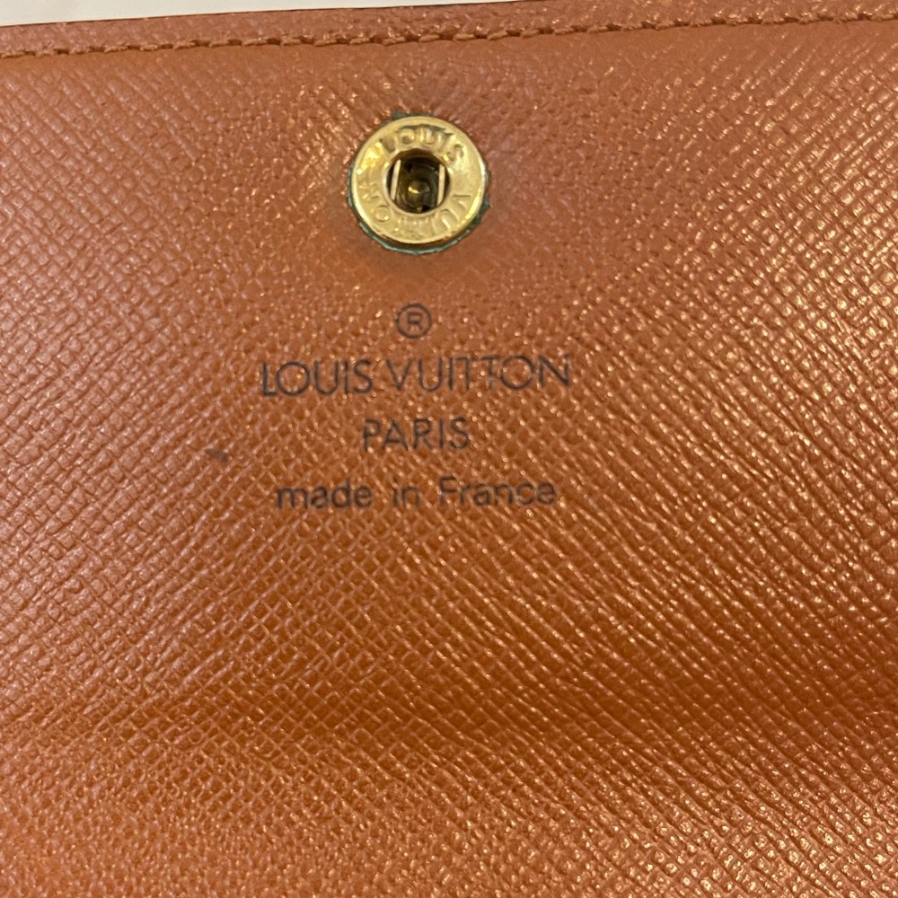 LV Wallet - Picture 11 of 11